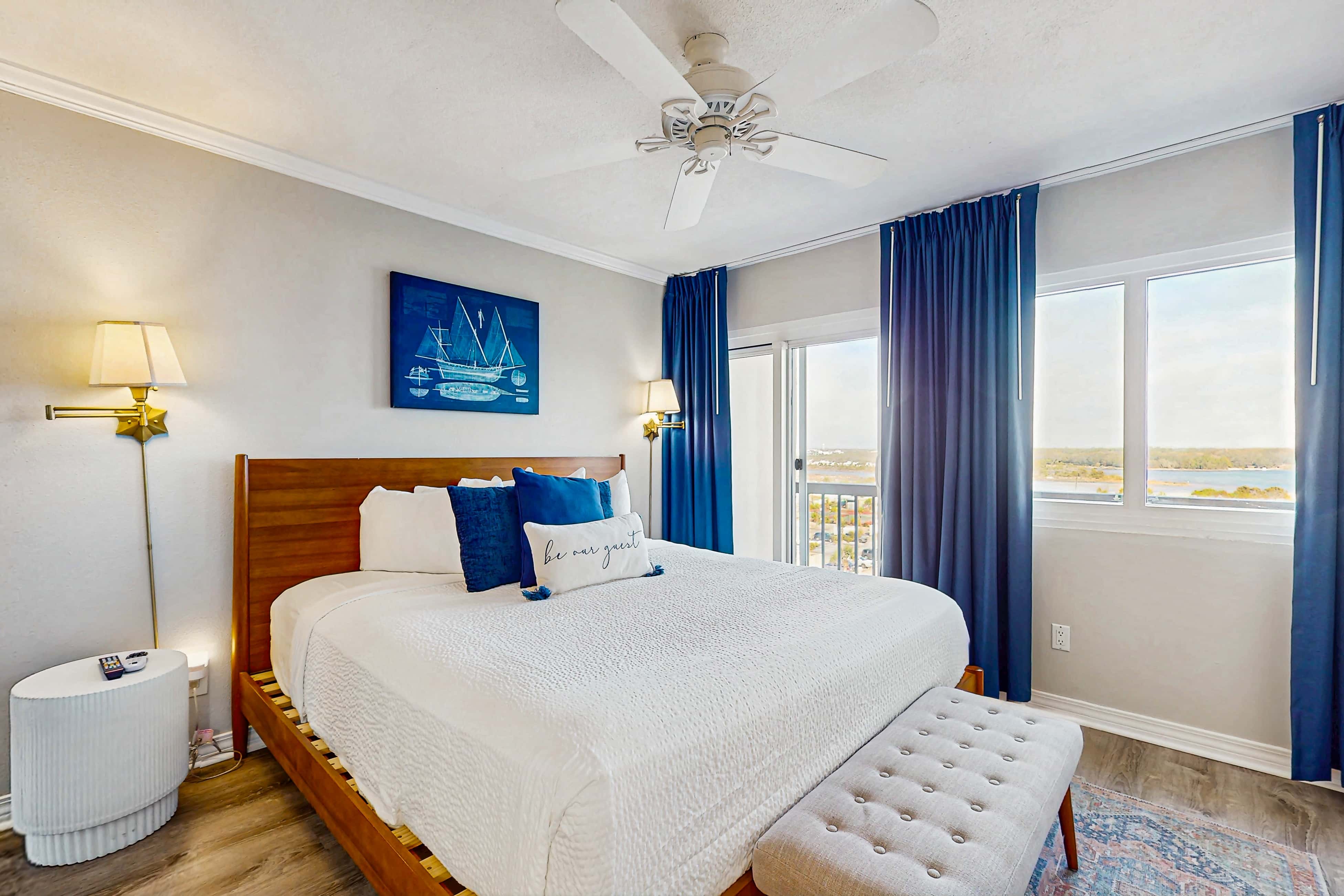 Gorgeous beachfront condo, shared pool and beach access