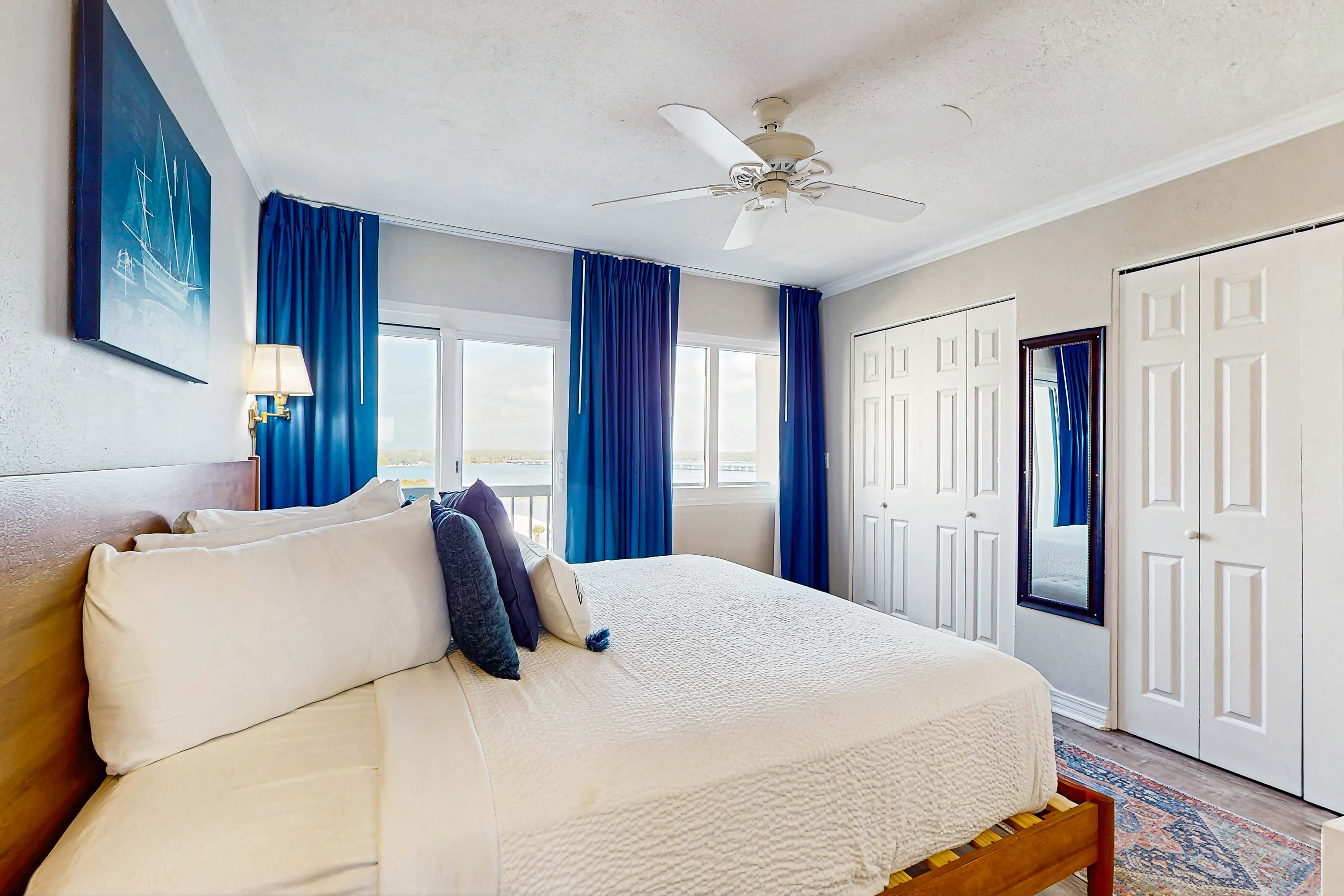 Gorgeous beachfront condo, shared pool and beach access