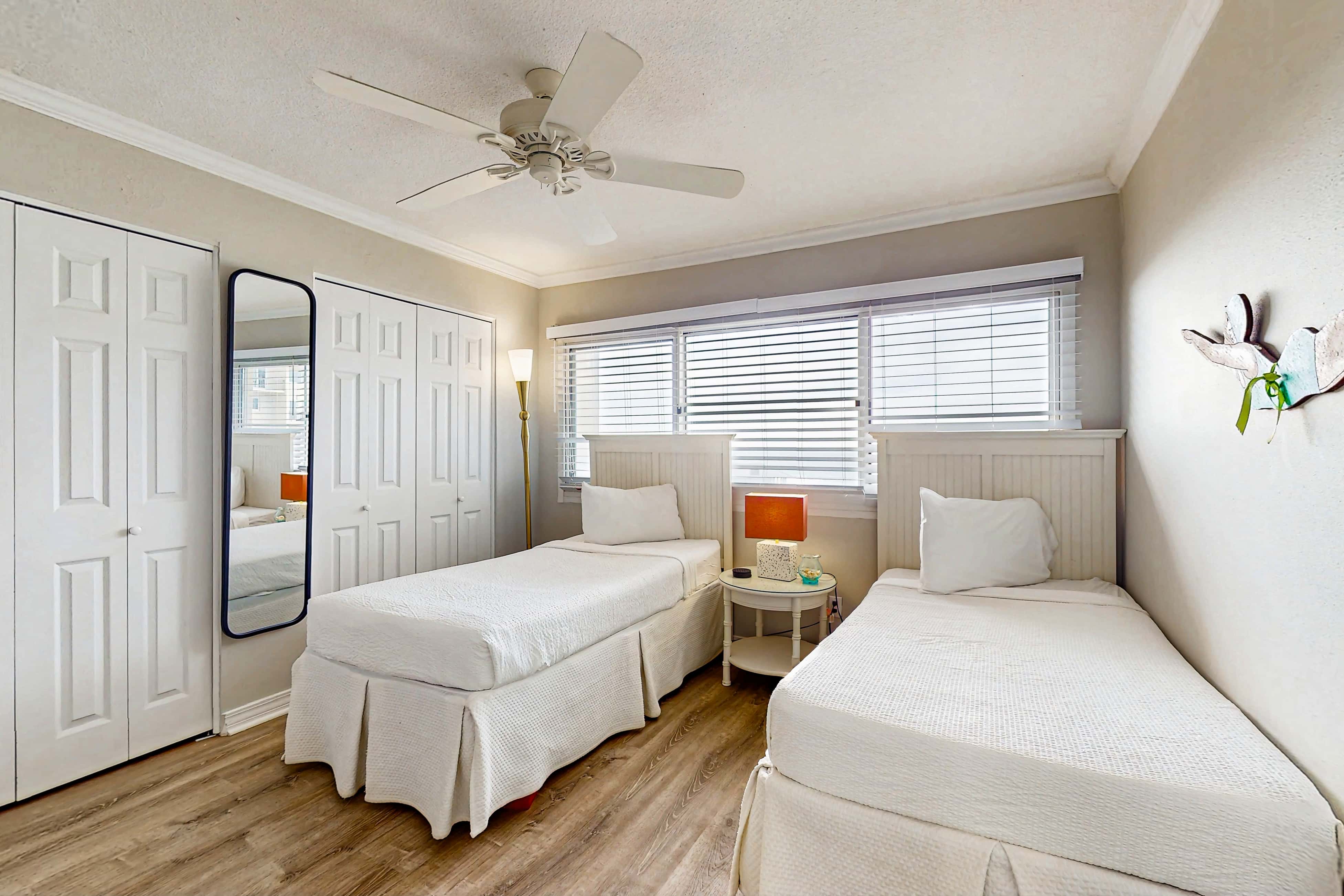Gorgeous beachfront condo, shared pool and beach access