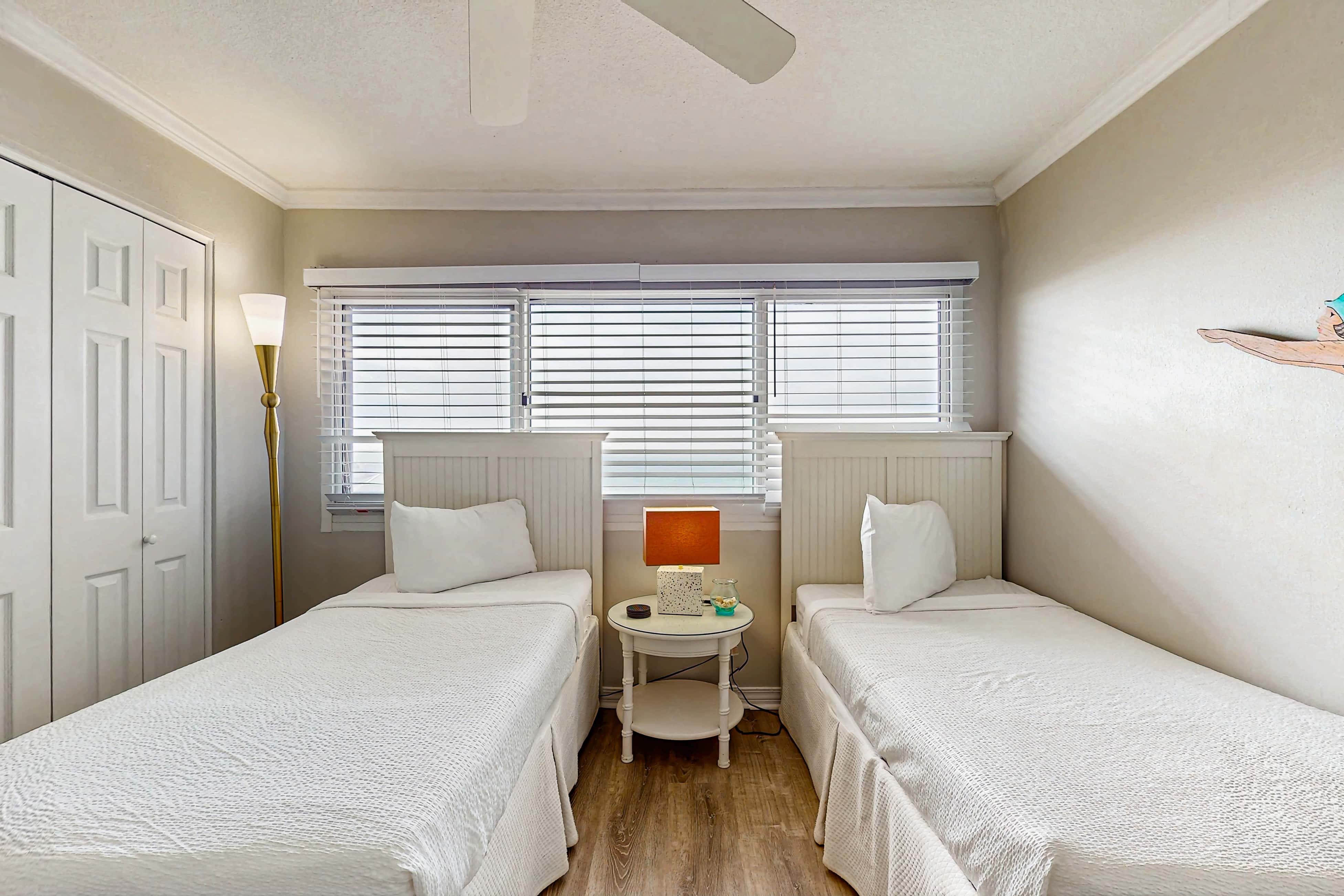 Gorgeous beachfront condo, shared pool and beach access