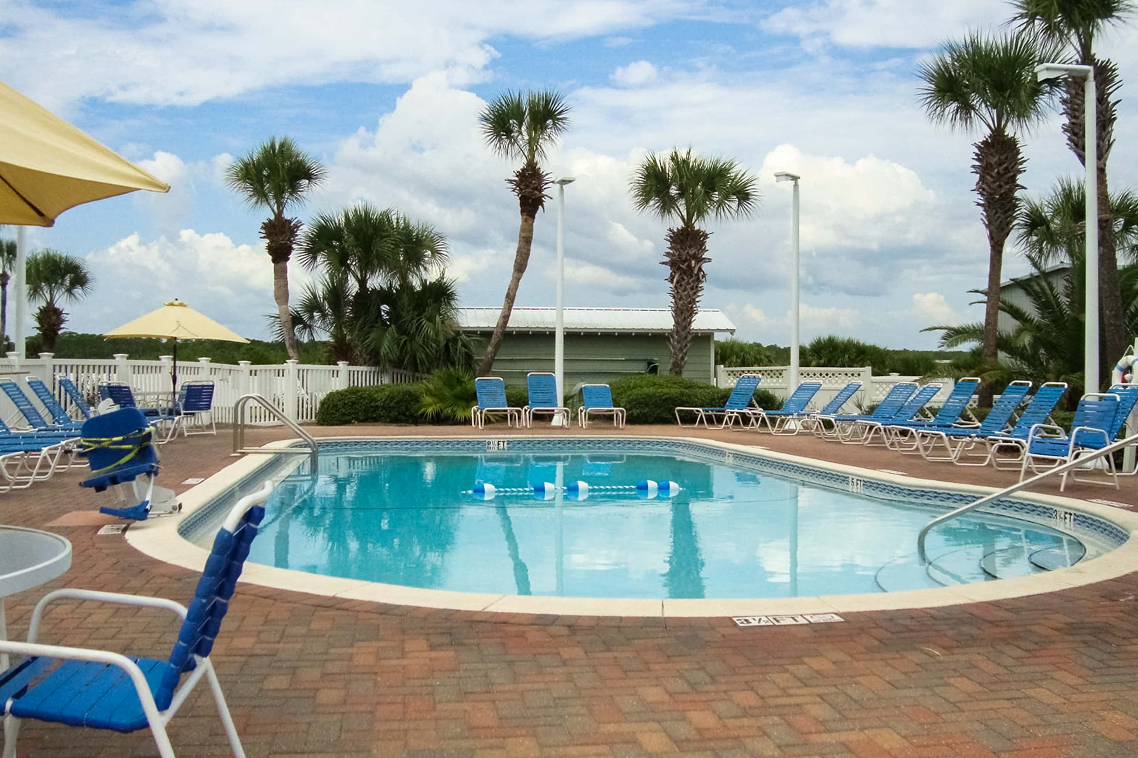 Gorgeous beachfront condo, shared pool and beach access