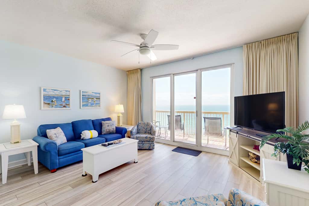 Gorgeous condo with private balcony, shared pool & beach access