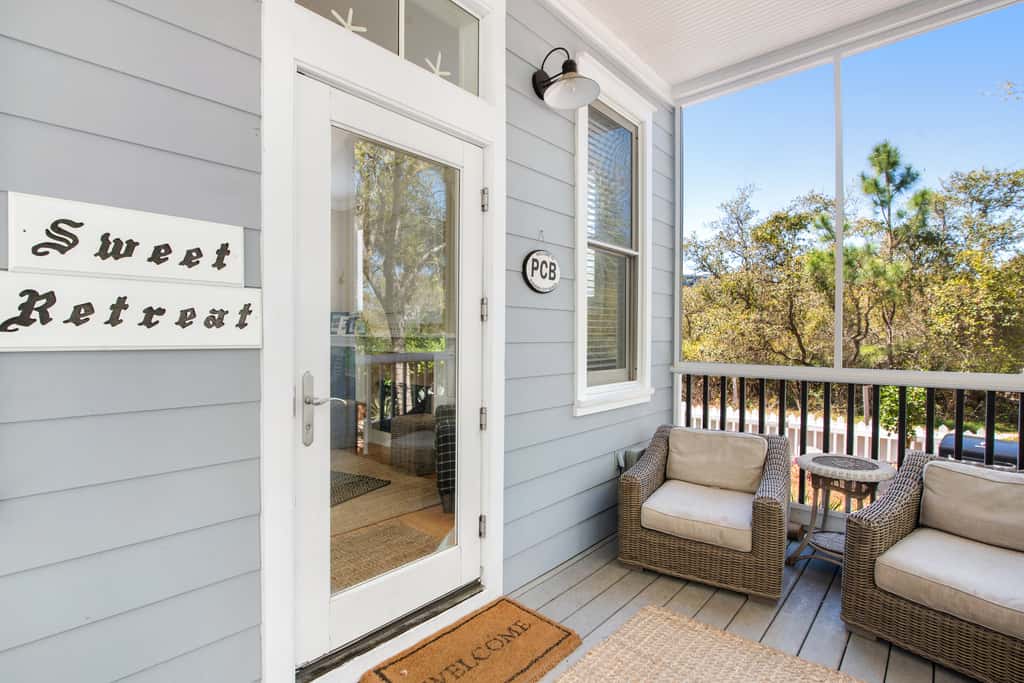 Beautiful, dog-friendly home with shared pools & complimentary beach chairs