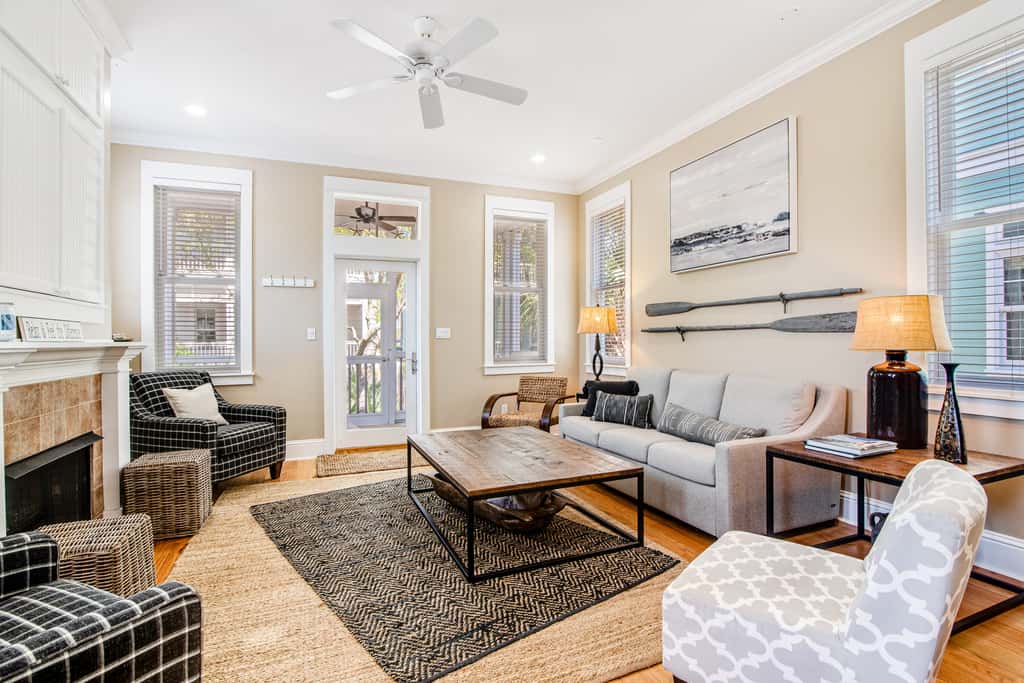 Beautiful, dog-friendly home with shared pools & complimentary beach chairs
