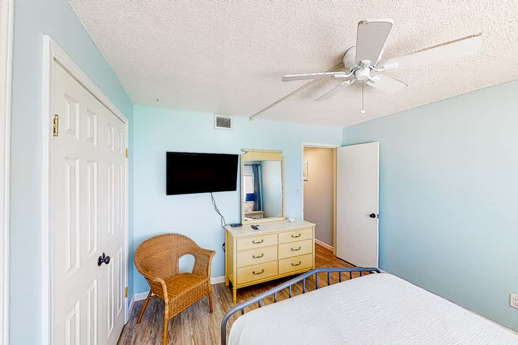 Resort condo in Panama City Beach with direct beach access