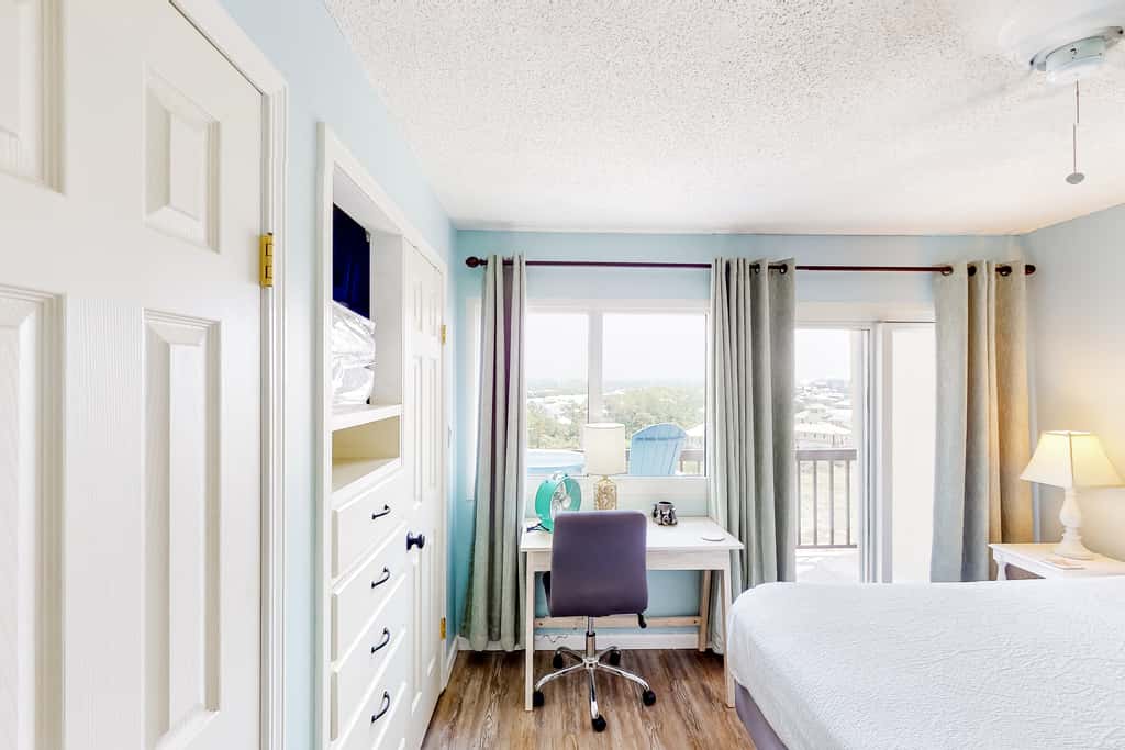 Resort condo in Panama City Beach with direct beach access