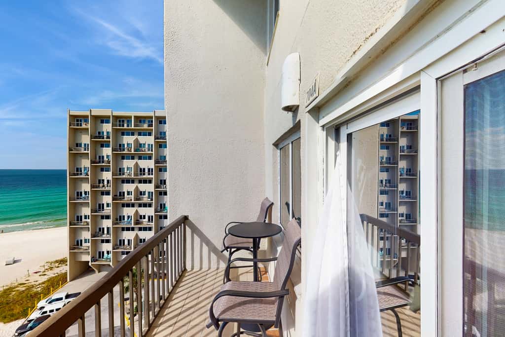 Spectacular beachfront condo with great amenities, shared pool & beach access