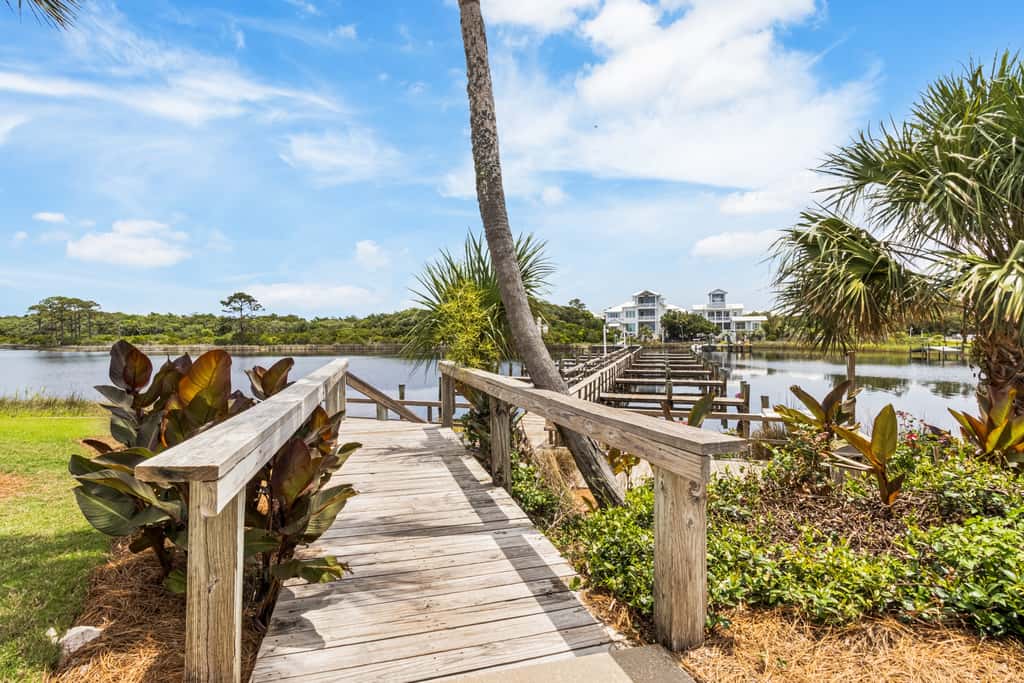Spectacular beachfront condo with great amenities, shared pool & beach access