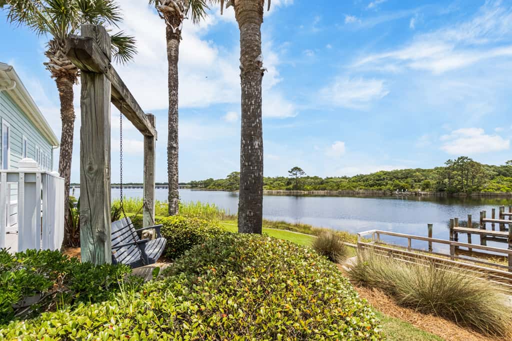Spectacular beachfront condo with great amenities, shared pool & beach access