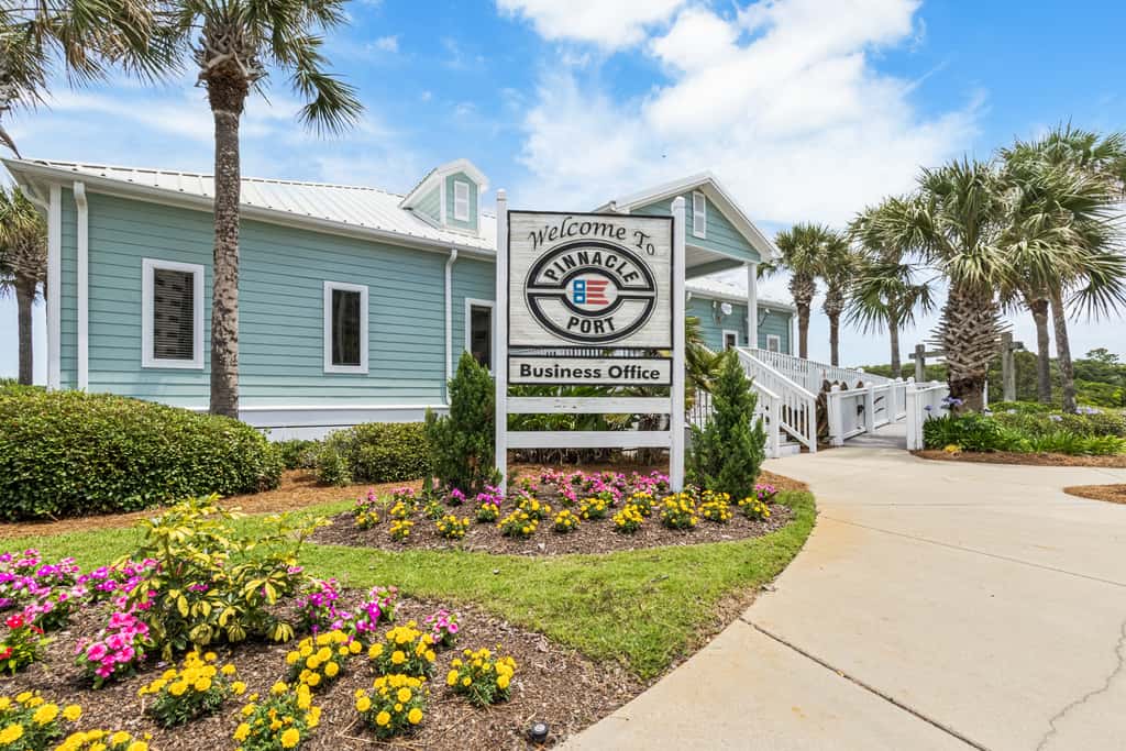 Spectacular beachfront condo with great amenities, shared pool & beach access