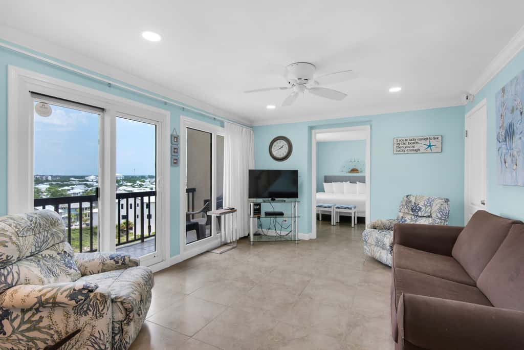Oceanfront Pinnacle Port condo with tennis & basketball courts, private balcony