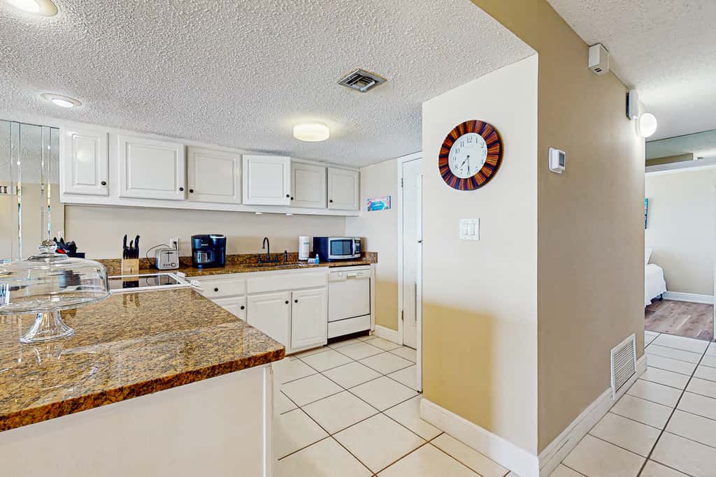 Gorgeous beachfront condo with plenty of space, shared pool & beach access