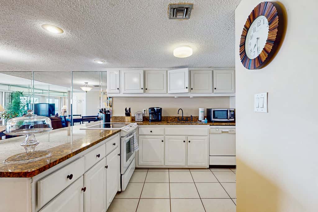 Gorgeous beachfront condo with plenty of space, shared pool & beach access