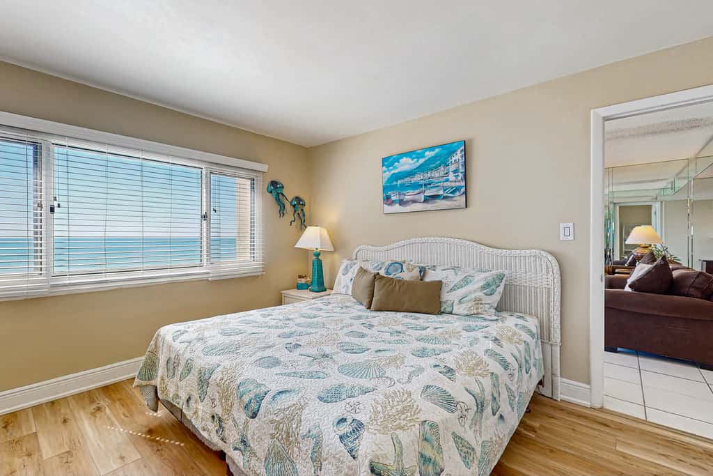 Gorgeous beachfront condo with plenty of space, shared pool & beach access