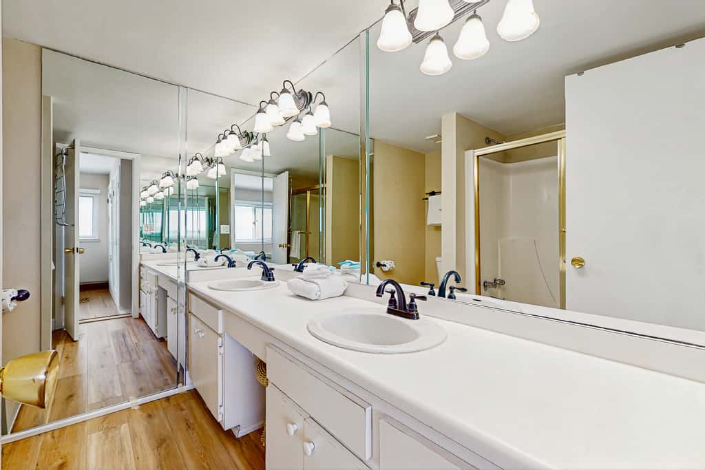 Gorgeous beachfront condo with plenty of space, shared pool & beach access