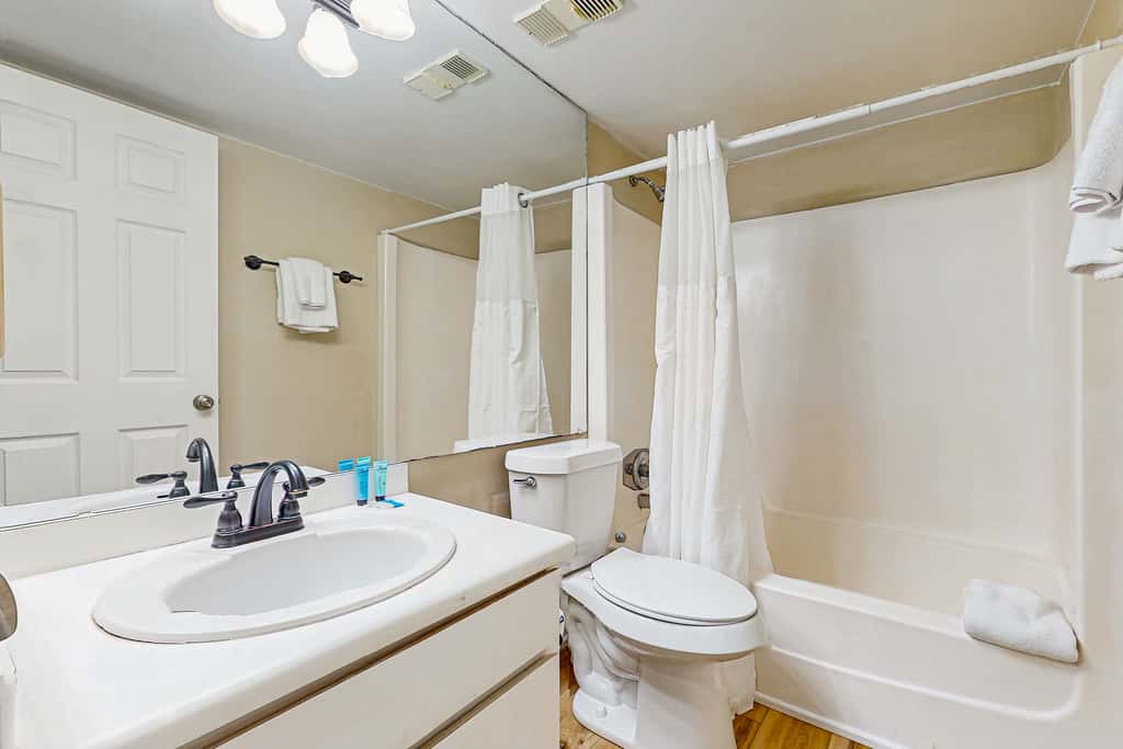 Gorgeous beachfront condo with plenty of space, shared pool & beach access