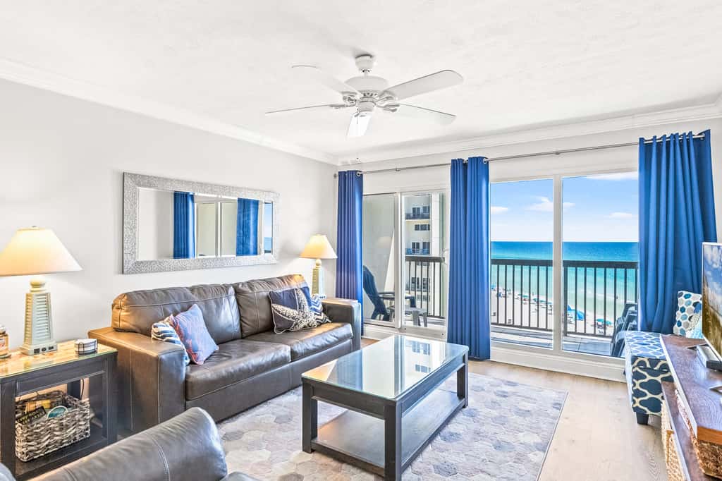 Beachview Condo with full kitchen, shared pool and beach access