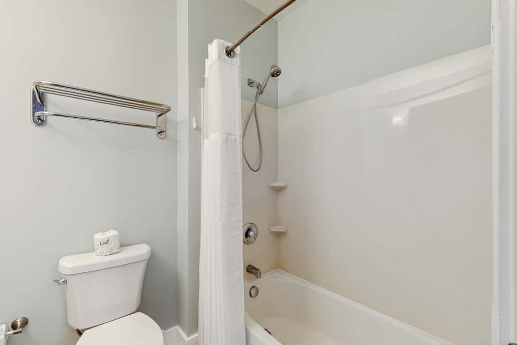 Lakefront dog-friendly condo with water views, pool, hot tub & beach access