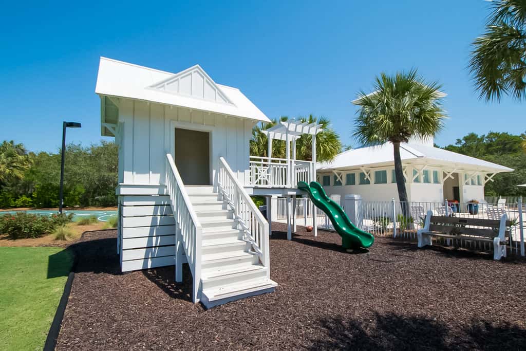 Lakefront dog-friendly condo with water views, pool, hot tub & beach access