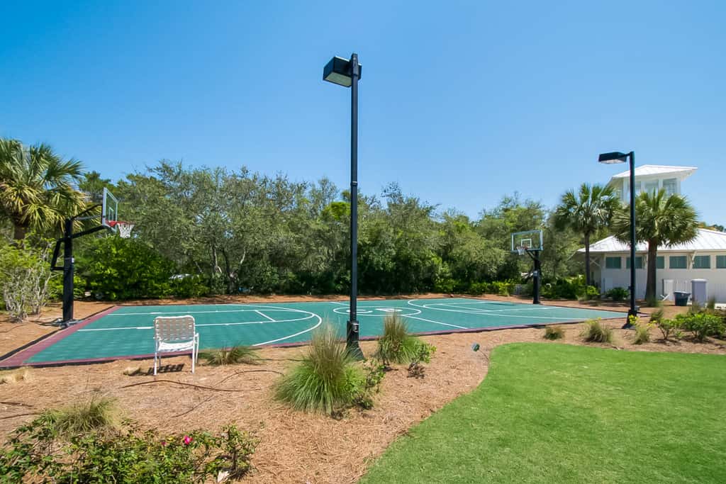 Lakefront dog-friendly condo with water views, pool, hot tub & beach access