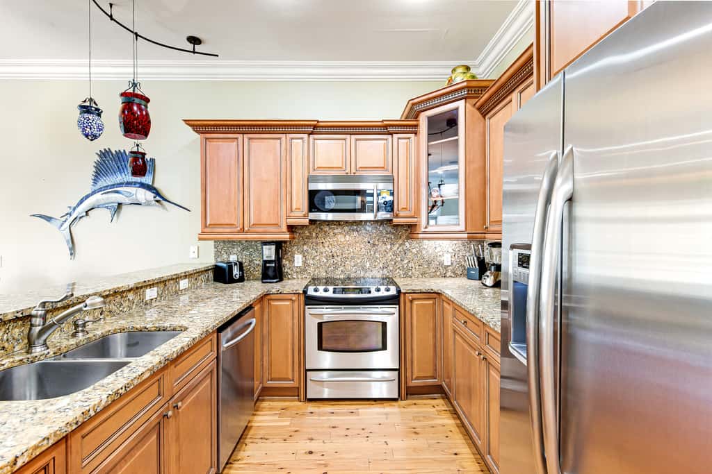 Invitingly Warm 4-Bedroom - Gated Community - Seasonal Beach Service Included