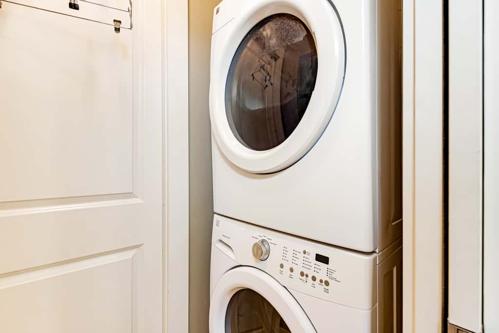 Invitingly Warm 4-Bedroom - Gated Community - Seasonal Beach Service Included