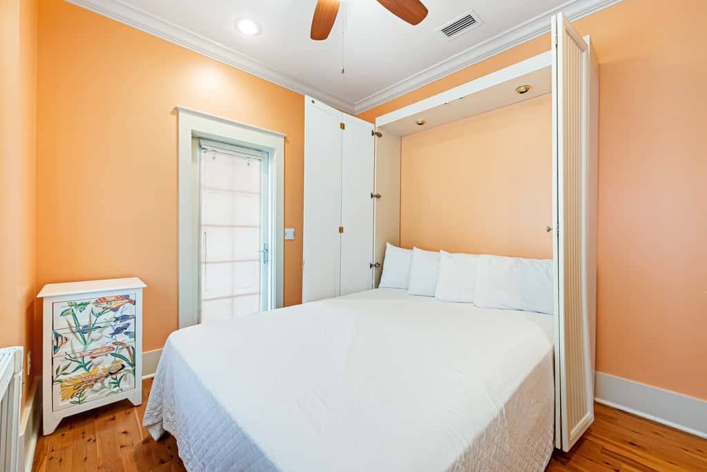 Invitingly Warm 4-Bedroom - Gated Community - Seasonal Beach Service Included
