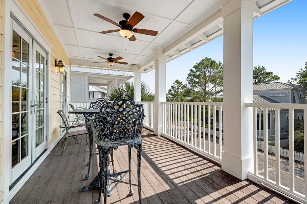 Invitingly Warm 4-Bedroom - Gated Community - Seasonal Beach Service Included