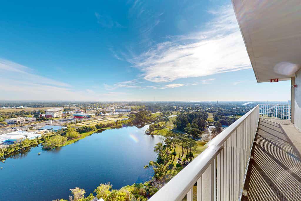 Laketown Wharf 1703