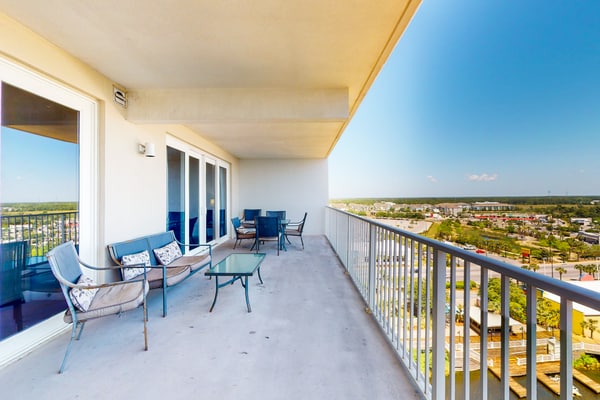 Laketown Wharf 1033