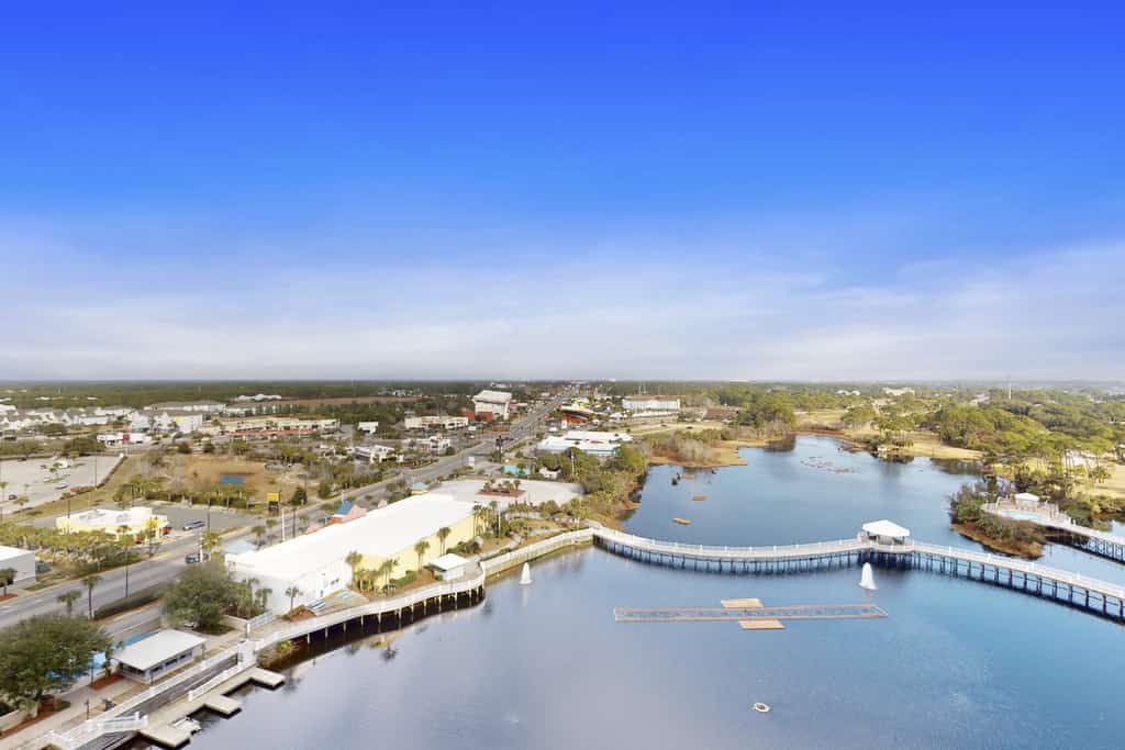 Laketown Wharf 1330