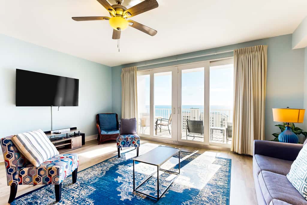 14th floor condo with pool & hot tub access, ocean view, WiFi, WD, & central AC