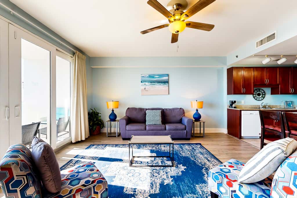 14th floor condo with pool & hot tub access, ocean view, WiFi, WD, & central AC