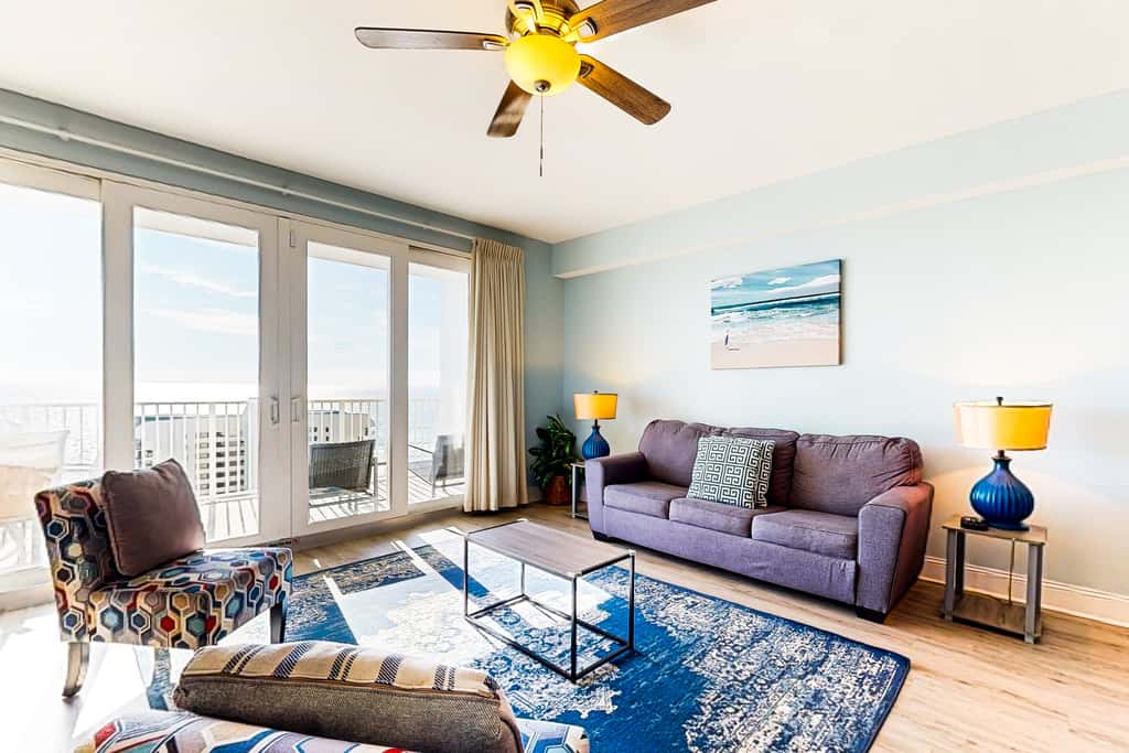 14th floor condo with pool & hot tub access, ocean view, WiFi, WD, & central AC