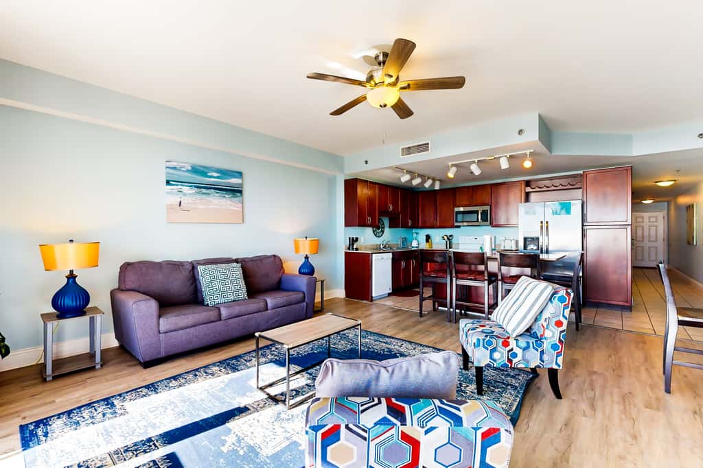 14th floor condo with pool & hot tub access, ocean view, WiFi, WD, & central AC