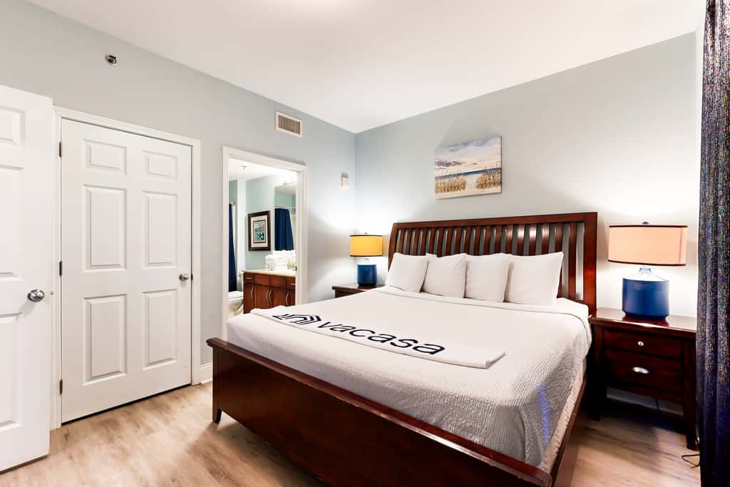 14th floor condo with pool & hot tub access, ocean view, WiFi, WD, & central AC