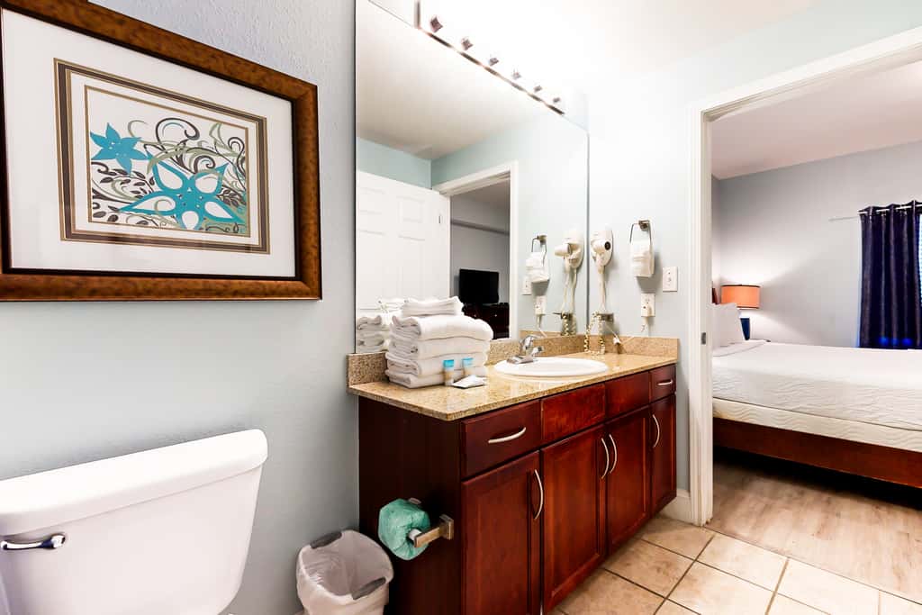 14th floor condo with pool & hot tub access, ocean view, WiFi, WD, & central AC