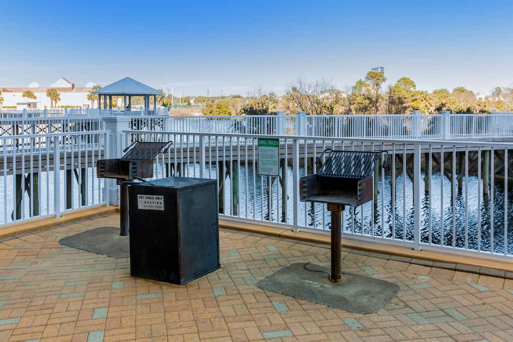14th floor condo with pool & hot tub access, ocean view, WiFi, WD, & central AC