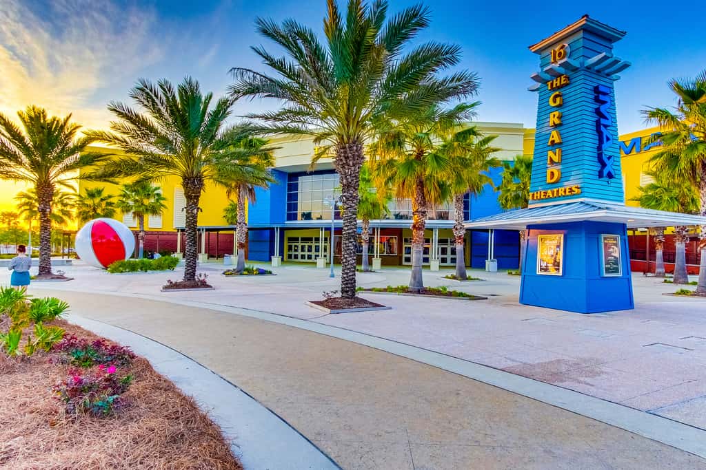 14th floor condo with pool & hot tub access, ocean view, WiFi, WD, & central AC