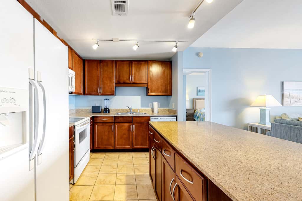Wonderful Beach Escape with Shared Pools,Hot Tubs, Private Balcony, & Free WiFi
