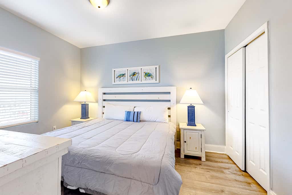 Wonderful Beach Escape with Shared Pools,Hot Tubs, Private Balcony, & Free WiFi