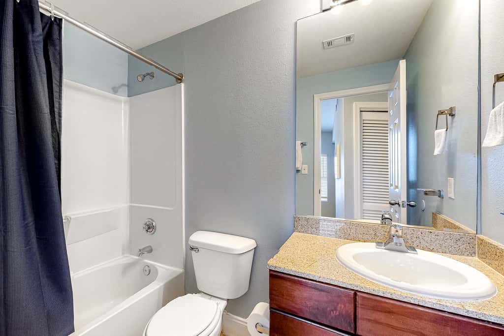Wonderful Beach Escape with Shared Pools,Hot Tubs, Private Balcony, & Free WiFi