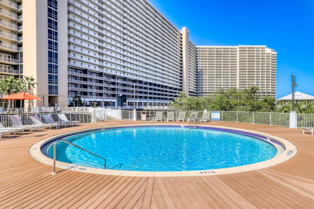 Wonderful Beach Escape with Shared Pools,Hot Tubs, Private Balcony, & Free WiFi
