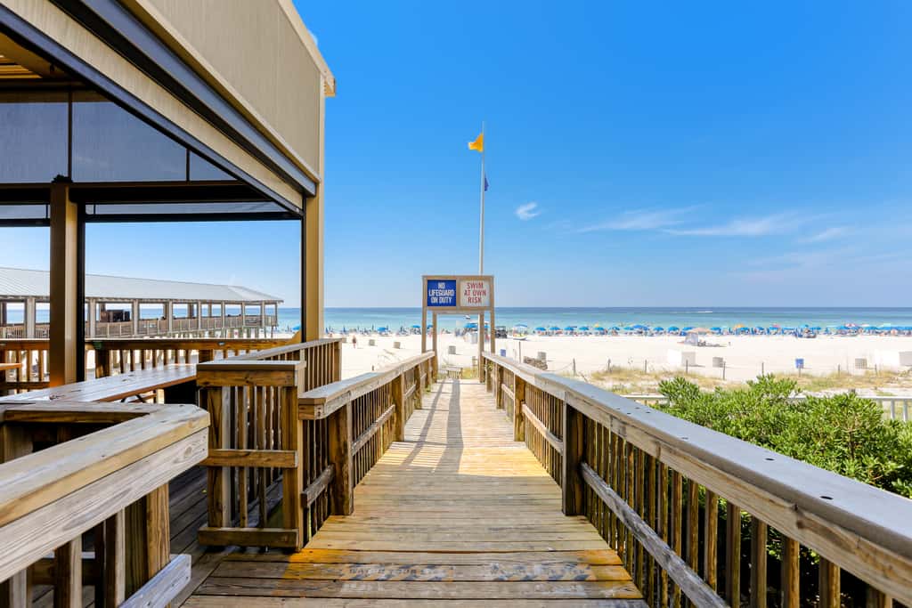Wonderful Beach Escape with Shared Pools,Hot Tubs, Private Balcony, & Free WiFi