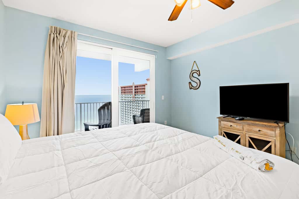 Fantastic beach and lake view condo with shared pools and hot tub