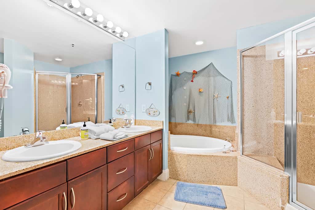 Fantastic beach and lake view condo with shared pools and hot tub