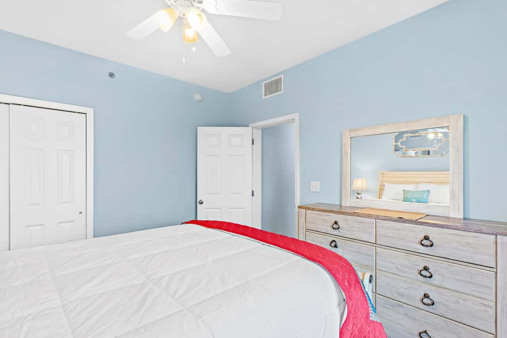 Fantastic beach and lake view condo with shared pools and hot tub