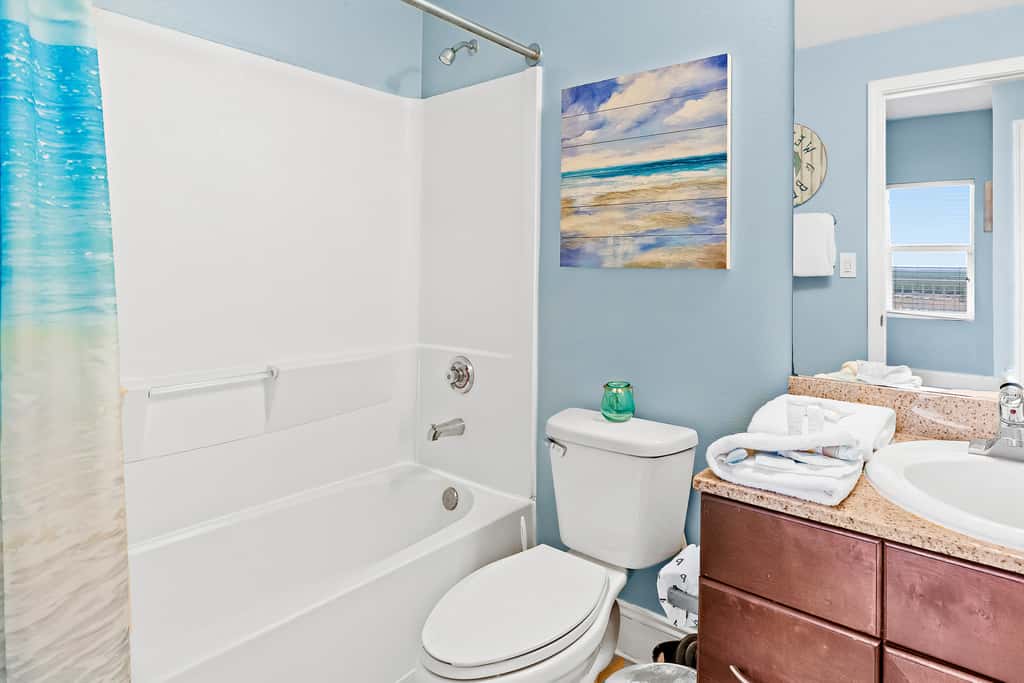 Fantastic beach and lake view condo with shared pools and hot tub