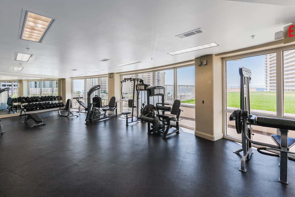 Laketown Wharf, Lake-View Balcony, 5 Pools, Hot Tub & Gym, Steps to Beach