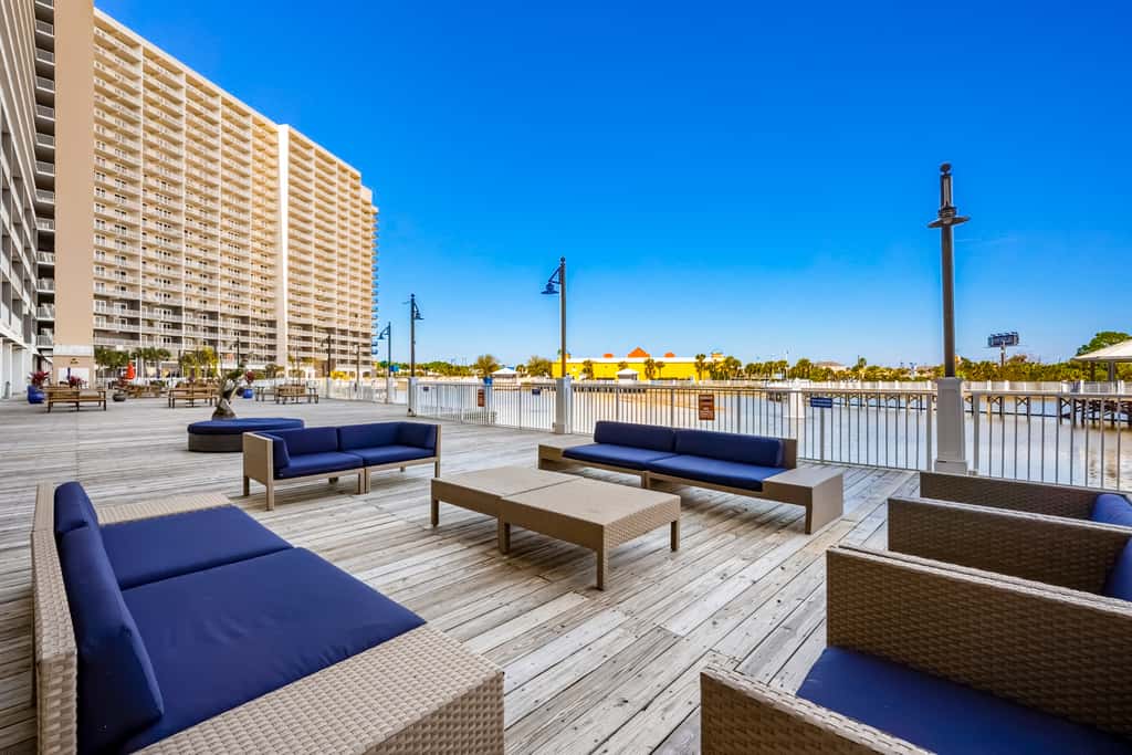 Laketown Wharf, Lake-View Balcony, 5 Pools, Hot Tub & Gym, Steps to Beach